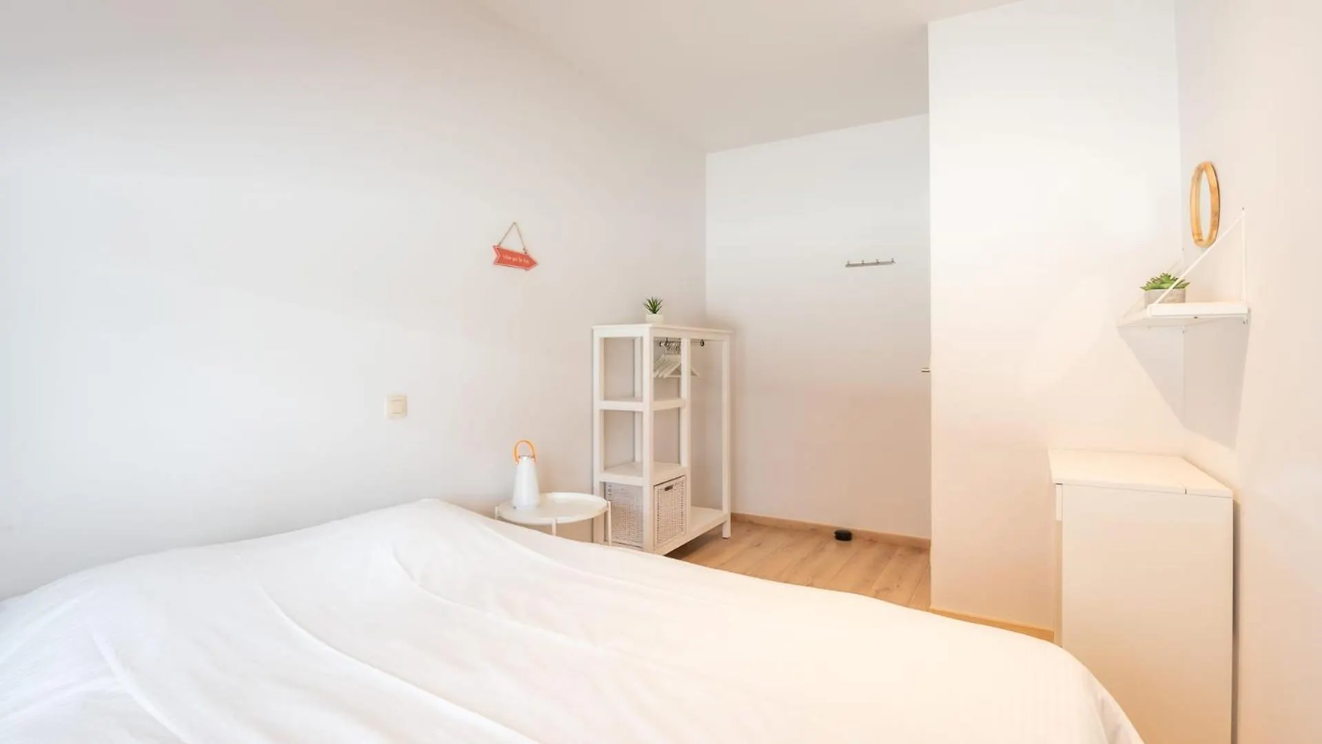 Beautiful 2Br Apartment With Wonderful Garden Ostend