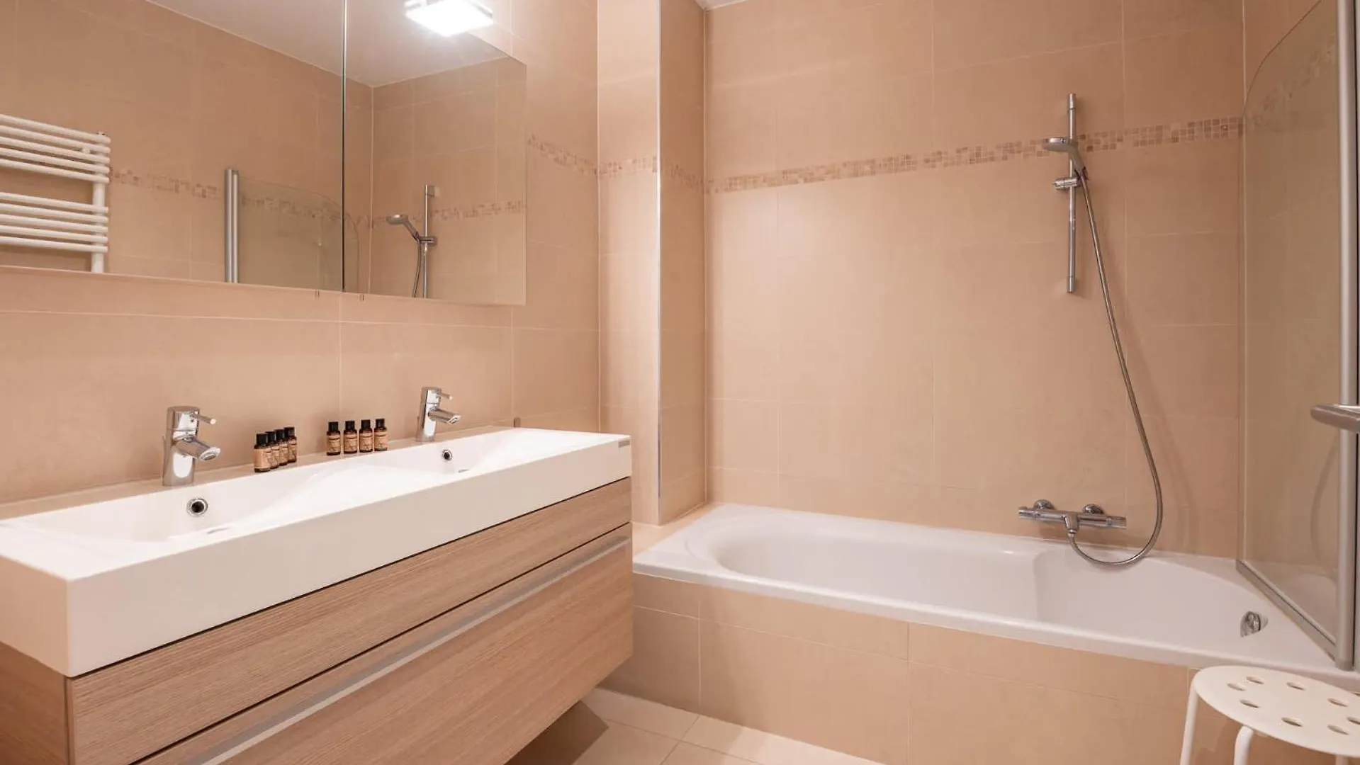 Beautiful 2Br Apartment With Wonderful Garden Ostend