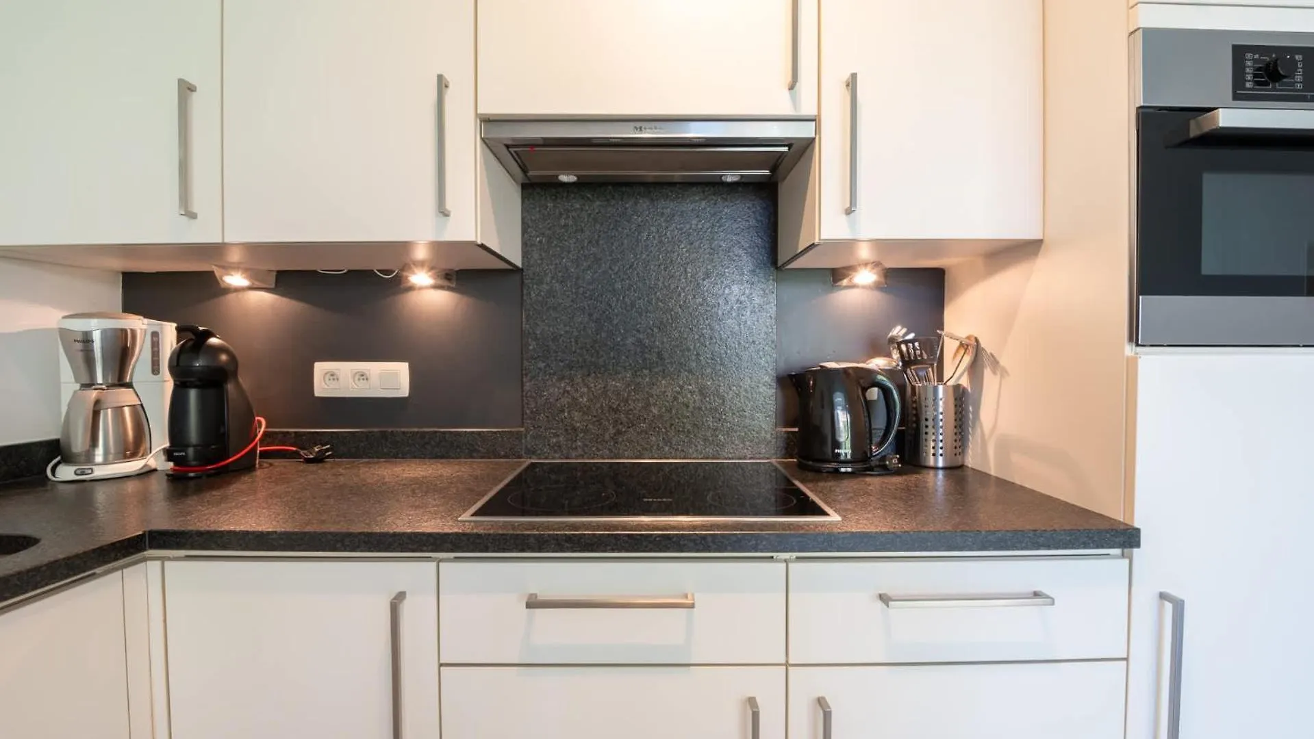 Beautiful 2Br Apartment With Wonderful Garden Ostend Bélgica