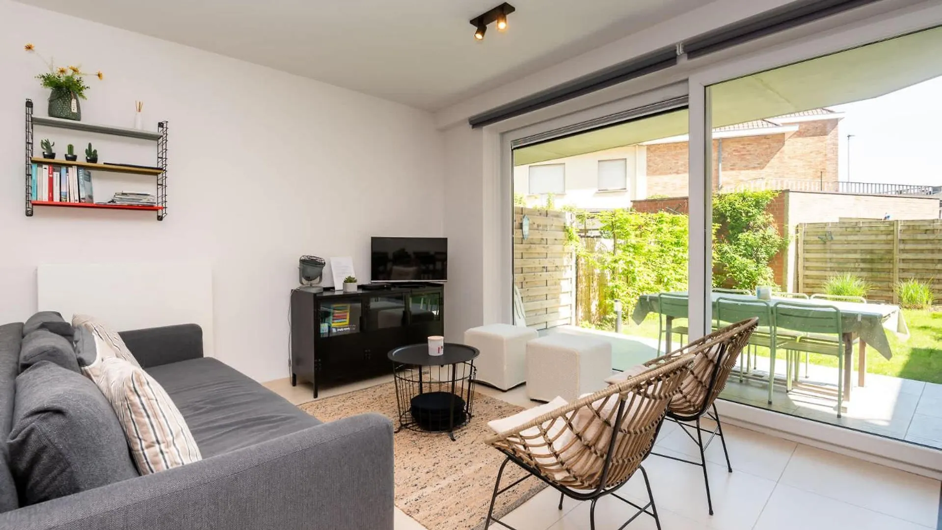 Beautiful 2Br Apartment With Wonderful Garden Ostend